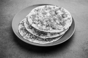 Masala Papad [serves 1] [2 Piece]