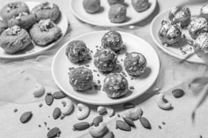 Mewa Laddu