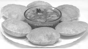 Kachuri With Sabji 4pc