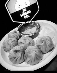 Steamed Veg Momos [6 Pieces]