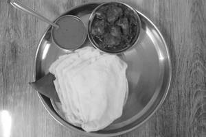 Mangalorean Chicken Sukha With Neer Dosa