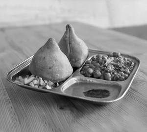 Mutter Samosa (250gm)