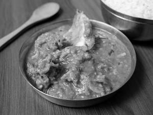 Maacher Matha Diye Dal