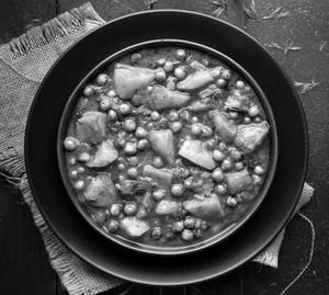 Aloo Mutter ( Thick Gravy )