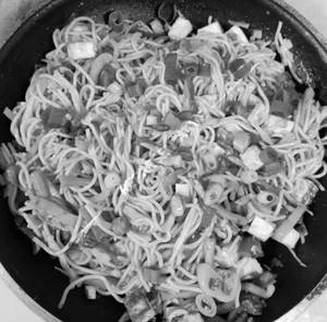 Schezwan paneer noodles