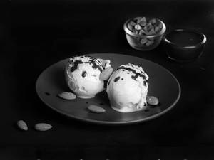 Almond Fudge Sundae