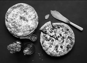 Hocco Special Italian Farmhouse Thick Pizza (25 Cm)