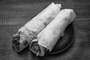 Chicken Egg Roll (2 Pcs)