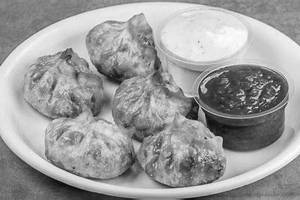 Veg Fried Momos (6 pieces)