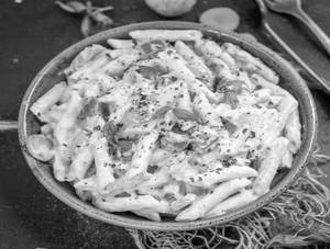 Pasta Pasta In White Sauce (veg)
