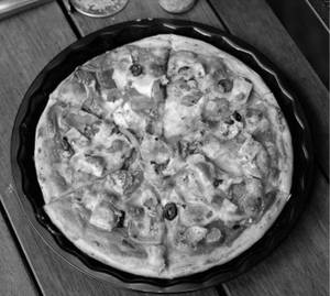 Paneer makhani pizza 