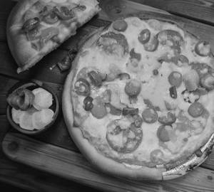 12" Medium Rockstar Pizza              