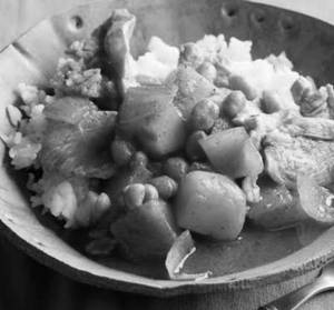 Thai Massaman Curry Chicken [with Potatoes]