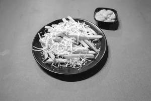 French Fries With Cheese [190 Grams]