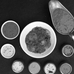 Achari Rice Cakes [340 Gm]