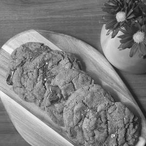 46.5% Dark Chocolate & Blackwheat Cookie