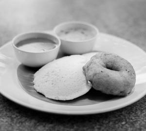 Single Idly Vada