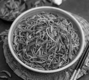 Chilly Garlic Noodles [Egg+Chicken]