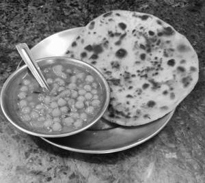 Punjabi Aloo Paratha ( Atta ) Roasted With Ghee - 2 Pcs With Ghugni Sabji Combo                     
