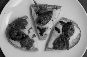 Fig & Goat Cheese Bruschetta ( V )
