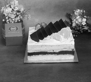 Orange Chocolate Open Face Cake 1.5kg