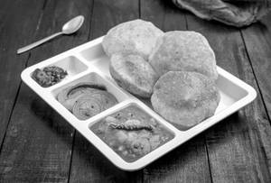 Puri-sabji (4 pc. puri + sabji)