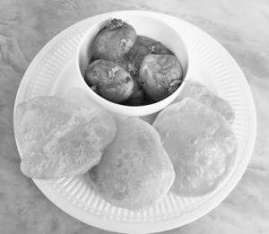 Luchi (5 Pcs) + Aloo Dum