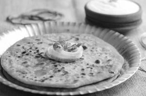 Pyaz paratha                                                                                      