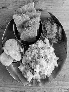 Curd Rice With Yam Rawa Fry