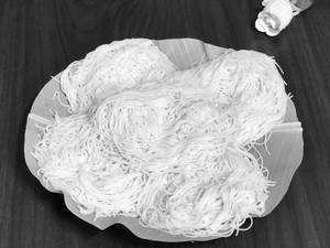Idiyappam Vadacurry  Or  Coconut Milk  3pcs