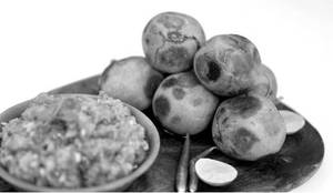 Baati Sattu  4 Pcs +  Chokha 