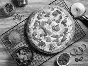 Mughlai Chicken Pizza
