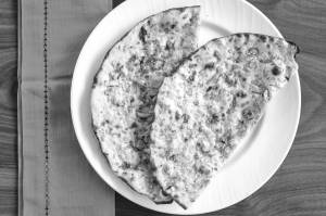 Pyaz Aur Hari Mirch Ki Roti