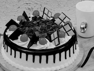 Eggless Black Forest Cake (2 Pounds)
