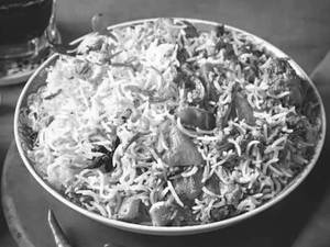 Veg Hyderabadi Dum Biryani