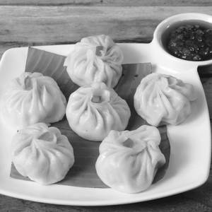 Paneer Momos Steamed (6 Pcs)