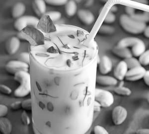 Dry Fruit Lassi