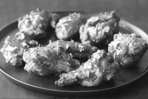 Chicken Wings WITH HOT CHILLI Sauce{rw}