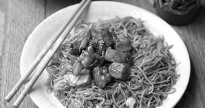 Cheese Chilly With Chowmein Meal