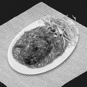 Whole Pomfret Fish with Singapore Sauce