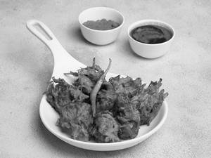 Kanda Bhaji Plate