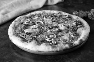 Build Your Own Veg Pizza
