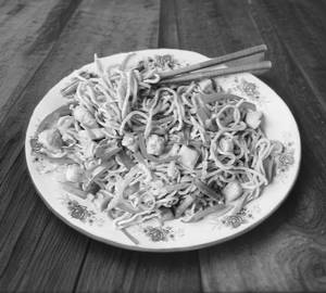 Egg Chicken Chow Mein [ 1000 ML ]