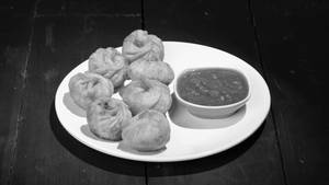Paneer Chilli & Veg Fried Momos