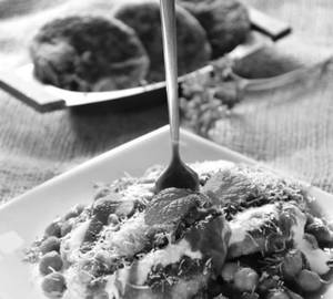 Aloo Tikki With Chole