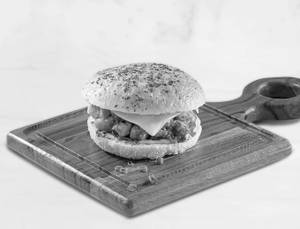 Chilli Paneer in Herbed Bun