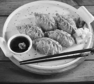 Chicken Fried Momos 8pcs