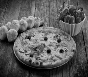 Desi Onion Capsicum Pizza
