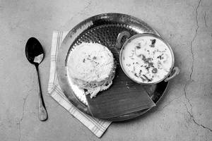 Idiyappam With Stew [2 Pcs]