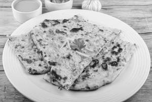 Garlic Naan [100 Grams]